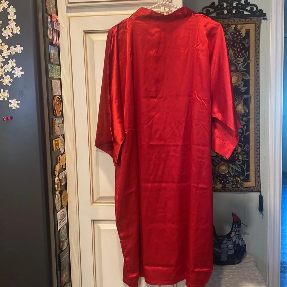 NWT Luvrobes Red Satiny Mid-Thigh Kimono Robe - Picture 3 of 8